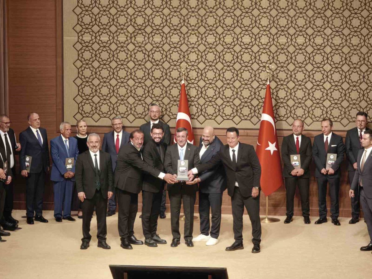Yılmaz: Hepimizin Soyadı Türkiye Cumhuriyeti